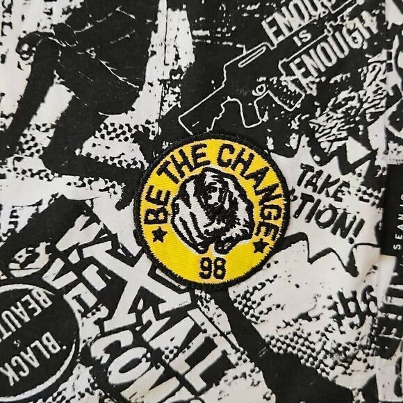 Sean John Short Sleeve Newspaper Graphic Tee Bright White Large - Picture 8 of 12